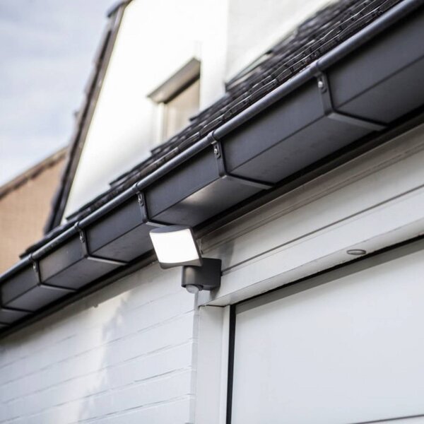 LUTEC Faretto da esterno con sensore LED SUNSHINE, 15 cm, grigio scuro, IP44 SUNSHINE, Alluminio / Grigio / Zincato, Plastica, Moderno, Applique da esterni