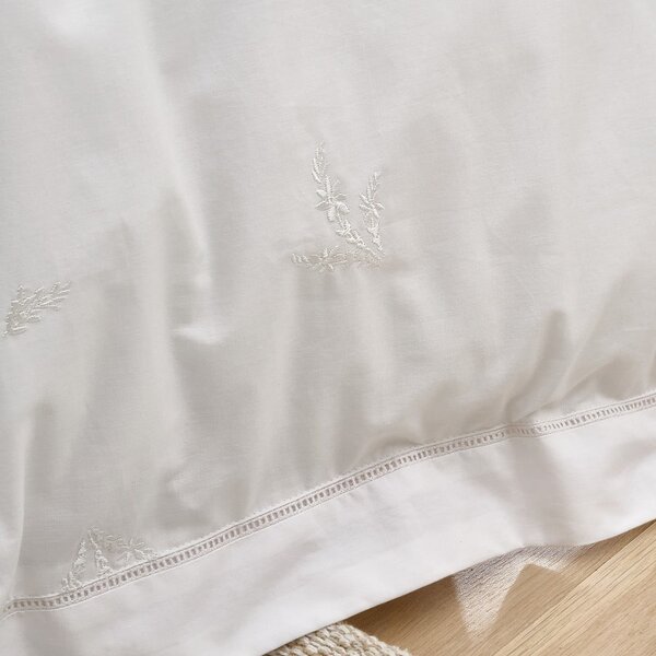 Biancheria da letto bianca in cotone per letto matrimoniale 200x200 cm Lottie Floral Embroidery – Bianca