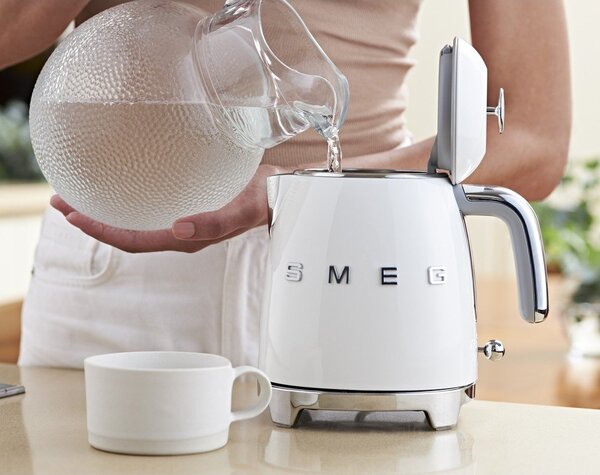 Bollitore bianco in acciaio inox 800 ml Retro Style - SMEG