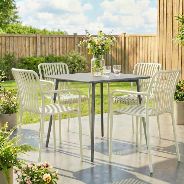Outsunny Set 4 Sedie Ergonomiche da Giardino Impilabili per Terrazza con Design a Doghe e Braccioli, Bianco Crema | Aosom Italy
