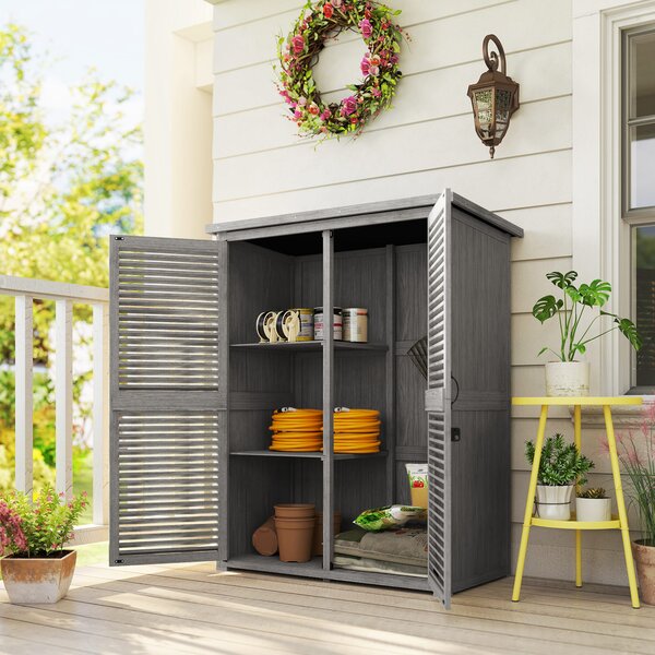 Outsunny Armadio da Giardino con 2 Porte a Persiana, 2 Ripiani, 2 Maniglie e Tetto Impermeabile, 127x65x168 cm, Grigio | Aosom Italy