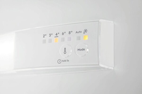 Electrolux Frigorifero da Incasso Combinato Capacit 271 Litri Classe energetica E Raffreddamento Statico Low Frost colore Bianco - KNA6LE18S