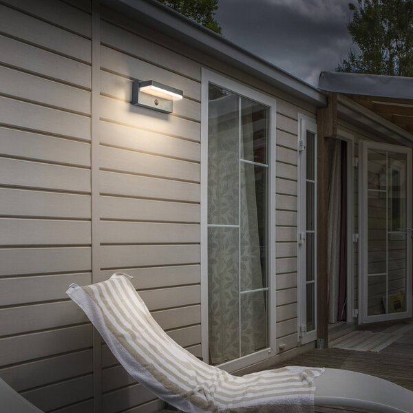 OSRAM Lampada solare ENDURA STYLE ROBUST grigia, sensore IP54 USB, Alluminio / Grigio / Zincato, Alluminio, Moderno, Applique da esterni