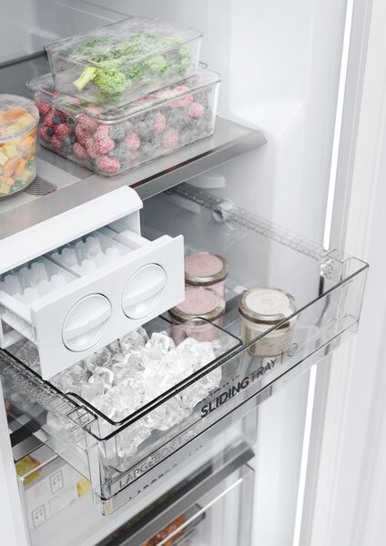 Haier Congelatore a Cassetti Verticale Capacit 276 Litri Classe energetica D Capacit di congelamento 20 kg/24h No Frost colore Bianco - H4F272WDH1