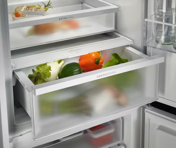 Electrolux Frigorifero da Incasso Combinato Capacit 249 Litri Classe energetica D Raffreddamento No Frost - ENP7MD18S