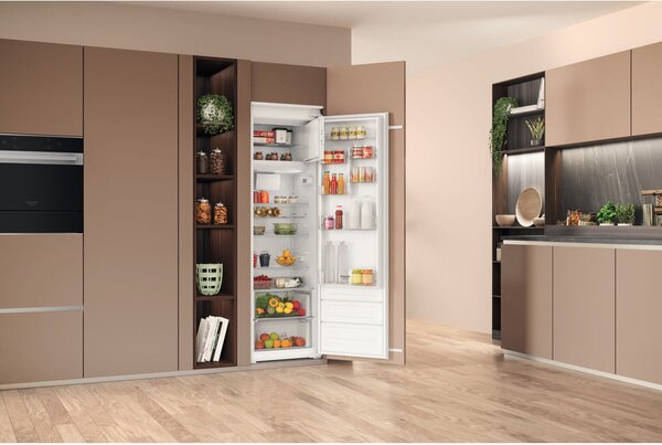 Hotpoint Ariston Frigorifero da Incasso Monoporta Capacit 285 Litri Classe energetica E Raffreddamento Ventilato - HASD184011A1 FR