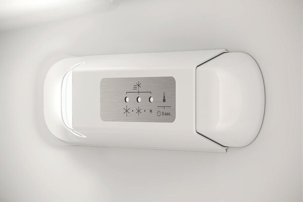 Hotpoint Ariston Frigorifero da Incasso Monoporta Capacit 285 Litri Classe energetica E Raffreddamento Ventilato - HASD184011A1 FR