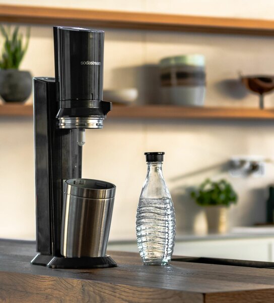 SODASTREAM Gasatore Acqua Capacit 0,615 Litri + 1 Bottiglia e 1 Ricarica colore Nero - 1016411410 Crystal 3.0