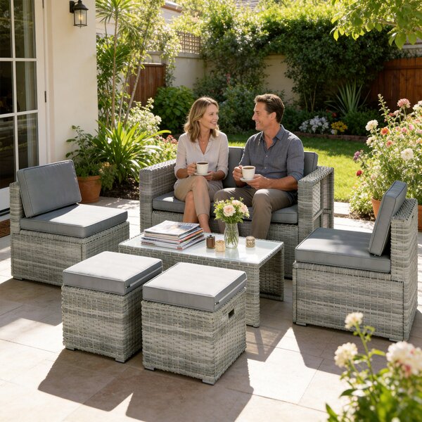 Outsunny Set da Esterno 6pz con Divano, 2 Sedie, Tavolino con Piano in Vetro e 2 Pouf, Grigio Scuro | Aosom Italy