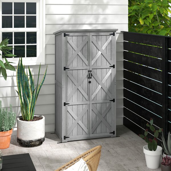 Outsunny Armadio da giardino, capanno da giardino su piedistallo, con 2 ripiani, tetto inclinato e bitumato, in legno massiccio, 90x54,5x168,5cm, grigio | Aosom Italy