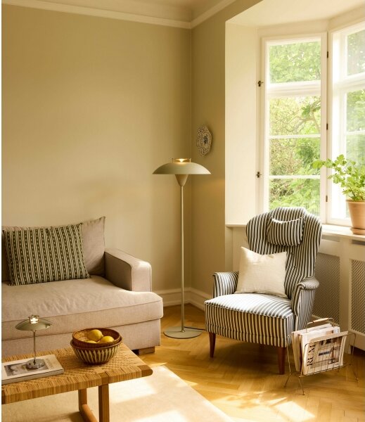 Halo Design 748990 - Lampada da terra STEPP 1xE27/28W/230V beige/ottone
