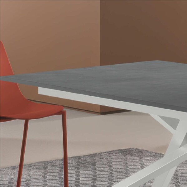 Tavolo Allungabile, Top in Melaminico cemento grigio opaco Gambe in Metallo Nero, Pulse 25 Dimensioni 90x140 Max 190 x h76 cm, peso kg 49 Fino a 8 persone colore cemento grigio opaco