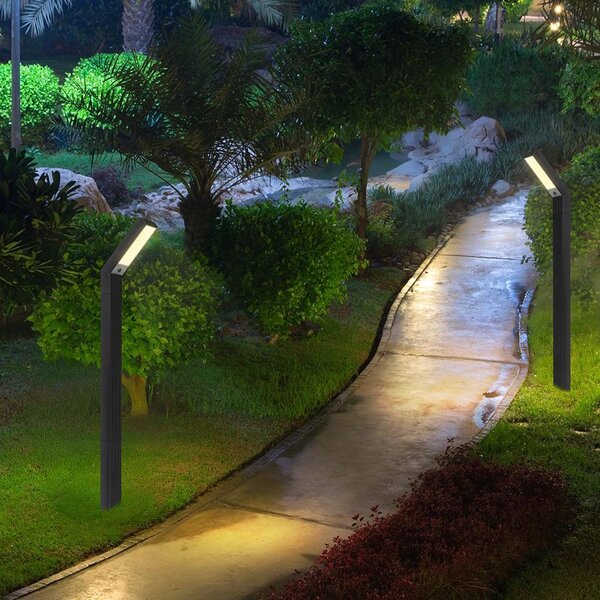 V-TAC PRO Lampada Solare da Giardino 17W 3-in-1 CCT 110° con picchetto, nero IP65 – SKU 23997