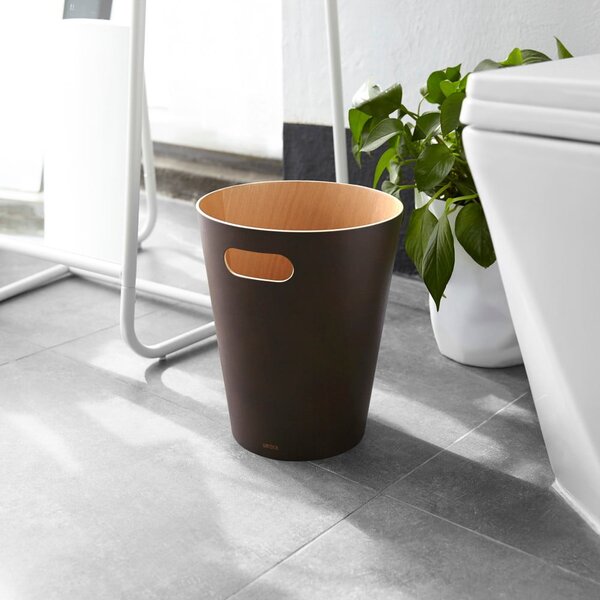 Cestino per la spazzatura marrone da ufficio 7,5 l Woodrow – Umbra