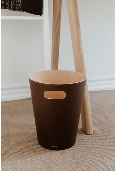 Cestino per la spazzatura marrone da ufficio 7,5 l Woodrow – Umbra