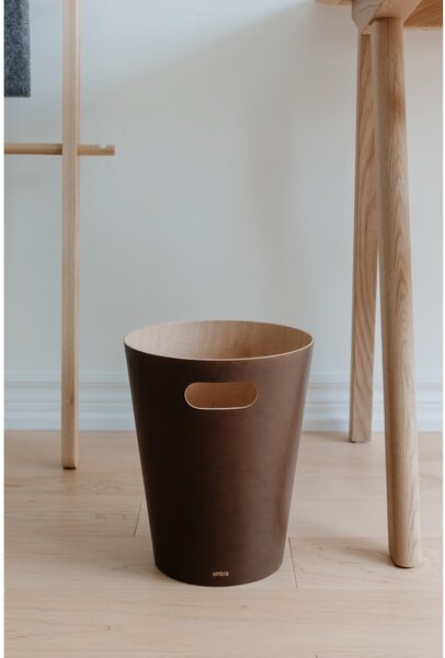 Cestino per la spazzatura marrone da ufficio 7,5 l Woodrow – Umbra