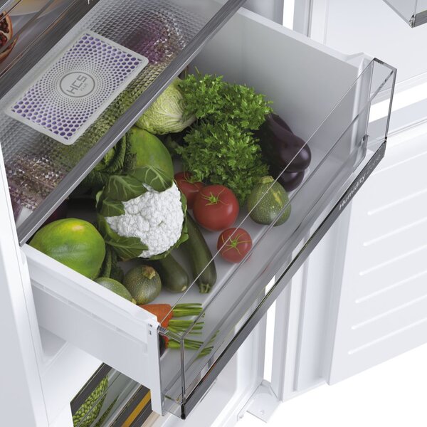 Haier Frigorifero da Incasso Combinato 248 Litri Classe E No Frost Serie 6 2D 55 - HBW5518E