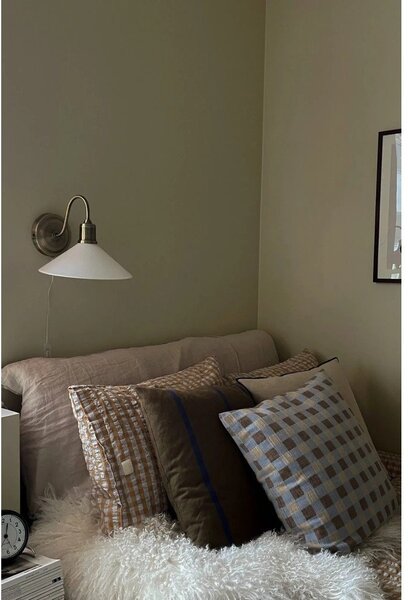 Lampada da parete bianca e color ottone Vela – Markslöjd