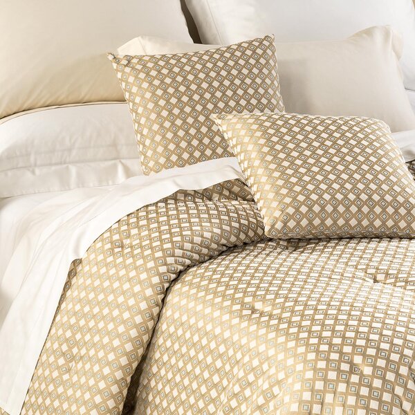 Trapunta Leggerissima In Raso Jacquard Venere Matrimoniale Dreaming Tinta Unita Oro Caleffi
