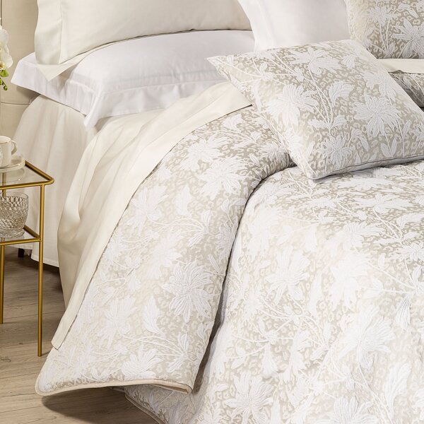 Trapunta Leggerissima In Raso Jacquard Vivienne Matrimoniale Dreaming Tinta Unita Avorio Caleffi