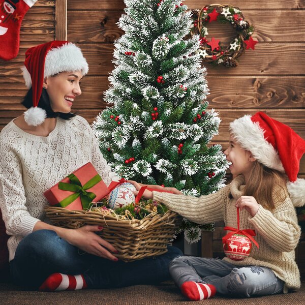 Costway Albero di Natale innevato e non illuminato con base resistente di metallo, Abete artificiale con bacche rosse