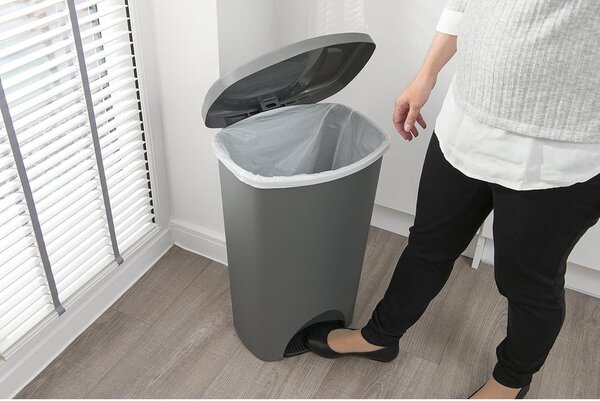 Bidone a pedale in plastica nera 50 l - Addis
