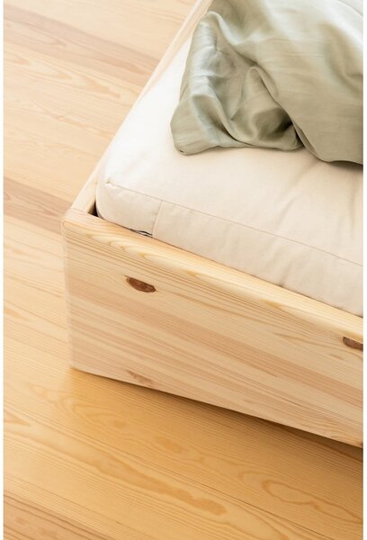Letto matrimoniale di colore naturale in pino massiccio senza testiera 140x200 cm Orbit – Karup Design