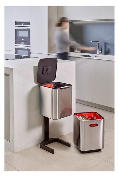 Bidone in acciaio per rifiuti differenziati in argento 40 l Totem Compact - Joseph Joseph