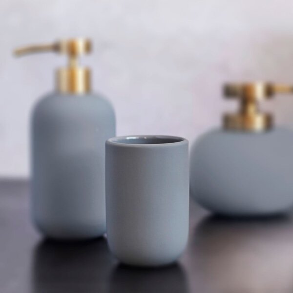 Tazza in ceramica verde per spazzolini da denti Lotus - Mette Ditmer Denmark