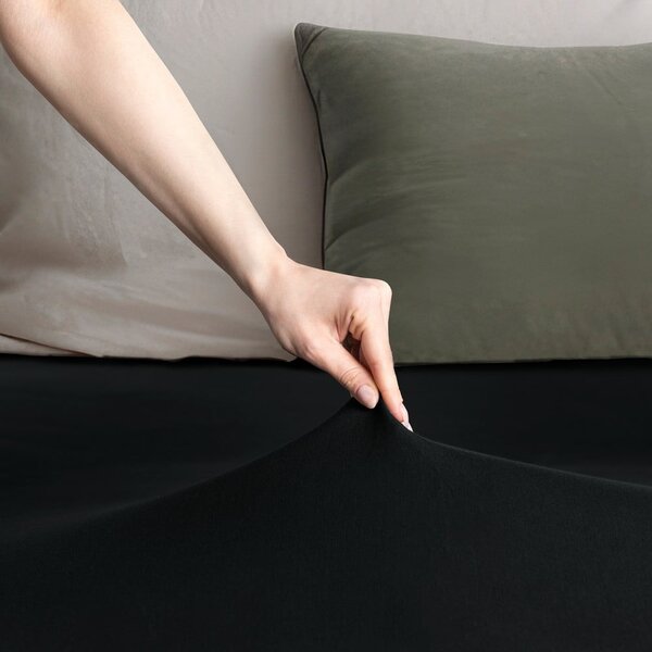 Lenzuolo con angoli nero in jersey 160x200 cm Amber – Restilo