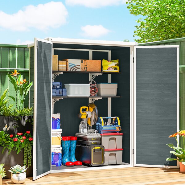 Outsunny Capanno attrezzi 0,8m², capanno con ripiani pieghevoli, 134 x 68,5 x 170 cm in plastica con doppia porta richiudibile, base | Aosom Italy