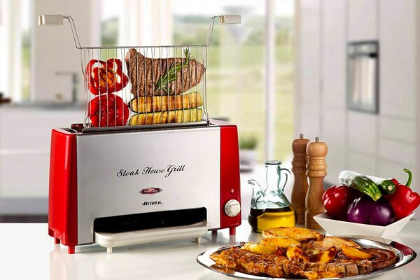 Ariete Bistecchiera Griglia Verticale Potenza 1300 Watt Timer 30 min Vaschetta raccogli Grasso - Steak House Grill 730
