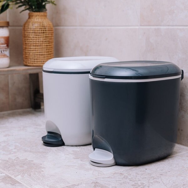 Cestino per la spazzatura in plastica grigio scuro con pedale 3,5 l – Addis