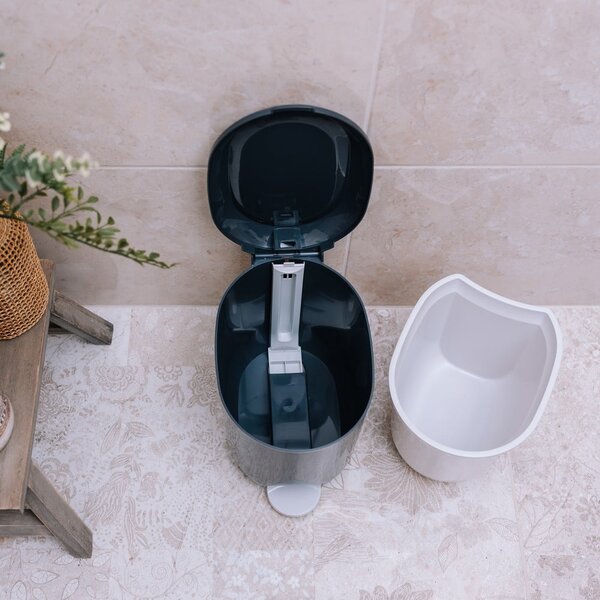 Cestino per la spazzatura in plastica grigio scuro con pedale 3,5 l – Addis