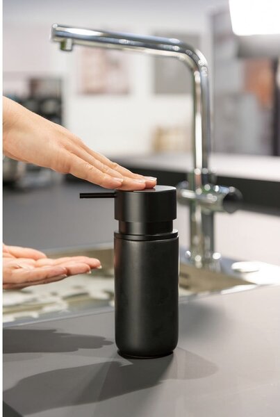 Dosatore di sapone in ceramica nera Black Outdoor Kitchen Silo - Wenko