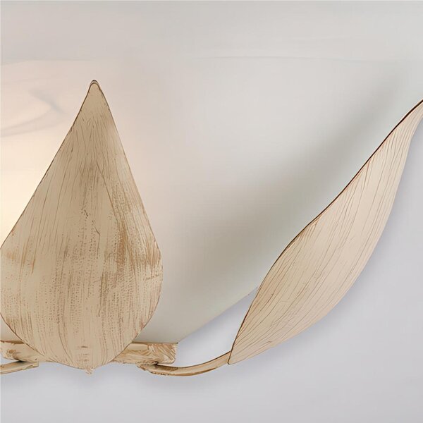 Applique in ferro laccato con Diffusore in Vetro ESSE Dimensioni 30x15x h14 cm - 1 x E27 - 55 Watt , decorazione argento antico e diffusore in vetro diametro 30 Avorio Oro