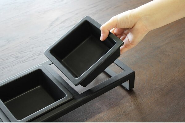 Set di ciotole nere per animali con supporto Yamazaki Tower - YAMAZAKI