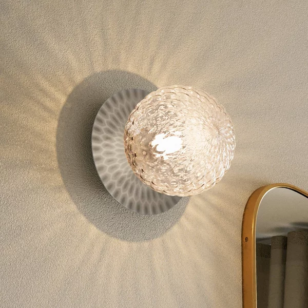 Nuura Aps Applique da parete di design Liila, dimmerabile, Cromo / Argento, Bagno, Metallo, Scandinavo, Applique