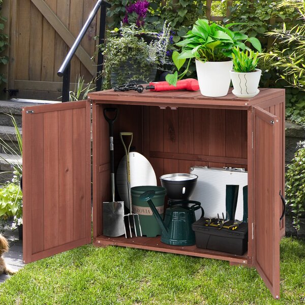 Costway Capanno per attrezzi in legno di abete con 2 ante magnetiche per giardino patio, Organizzatore di utensili Marrone