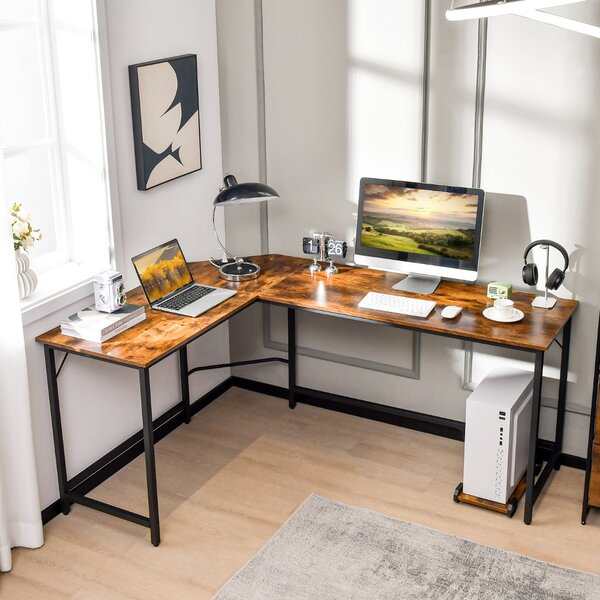 Costway Scrivania ad angolo a L con presa di corrente, Scrivania per computer da 168cm con supporto CPU e telaio in metallo Marrone