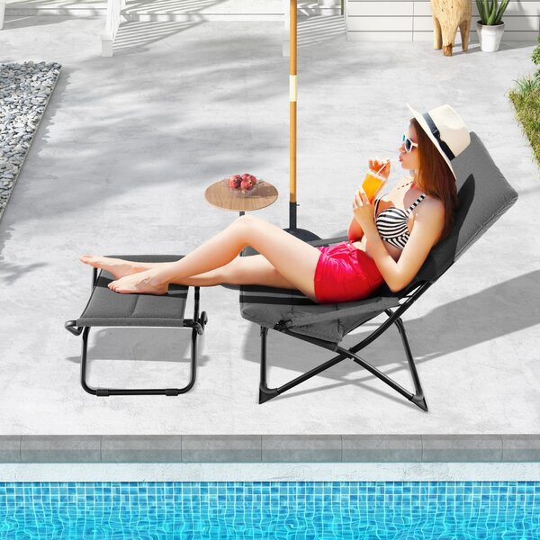 Costway Sedia a sdraio pieghevole da patio con poggiapiedi e cuscino rimovibile, Sedia da esterno portatile Grigio