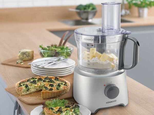 Kenwood Robot da Cucina Multifunzione Capacit 2.1 Litri 2 Velocit Tasto Pulse Potenza 800 Watt Lame in Acciaio Inox colore Silver - FDP302SI Mult