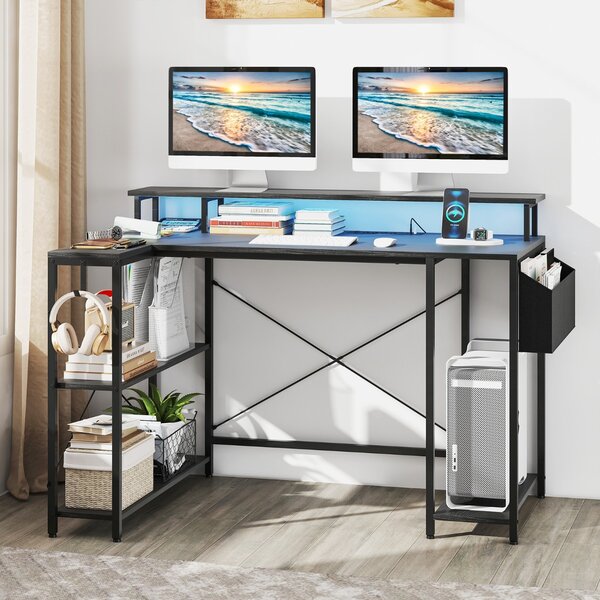 Costway Scrivania da gaming a forma di L con luci LED e stazione di ricarica, Scrivania per computer con ripiani Nero