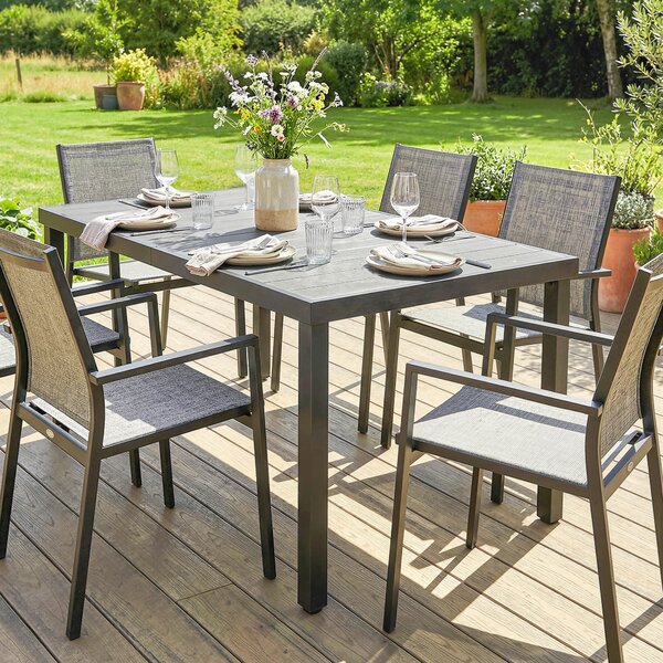 Outsunny Tavolo da Pranzo da Giardino per 6 Persone con Piano a Doghe Struttura in Acciaio 140x90x74 cm Grigio | Aosom Italy