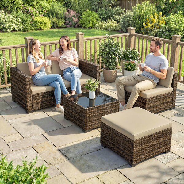Outsunny Set da Giardino Esterno in Rattan 5 Pezzi con Cuscini 2 Poltrone Angolari Poltrona senza Braccioli Poggiapiedi e Tavolino | Aosom Italy