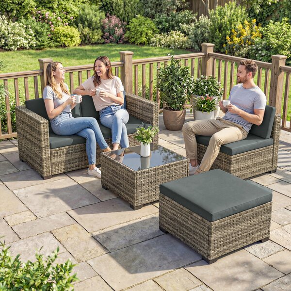 Outsunny Set da Giardino Esterno in Rattan 5 Pezzi con Cuscini 2 Poltrone Angolari Poltrona senza Braccioli Poggiapiedi e Tavolino | Aosom Italy