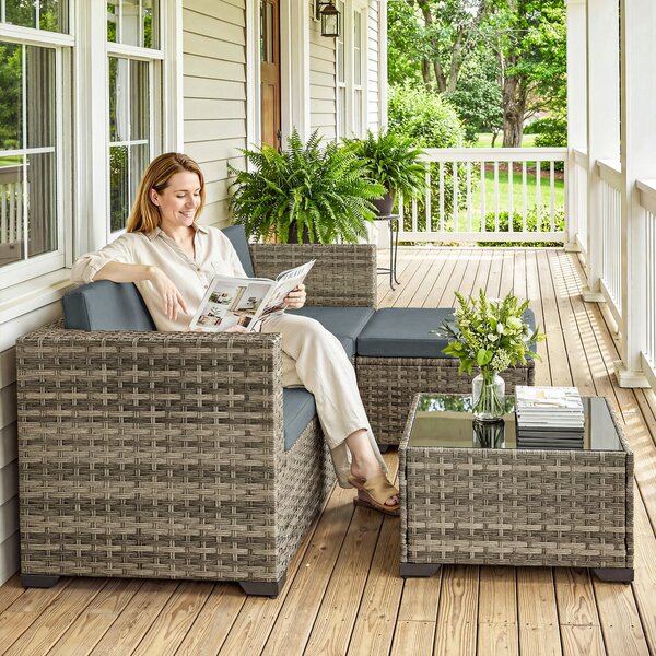 Outsunny Set da Giardino Esterno in Rattan 5 Pezzi con Cuscini 2 Poltrone Angolari Poltrona senza Braccioli Poggiapiedi e Tavolino | Aosom Italy
