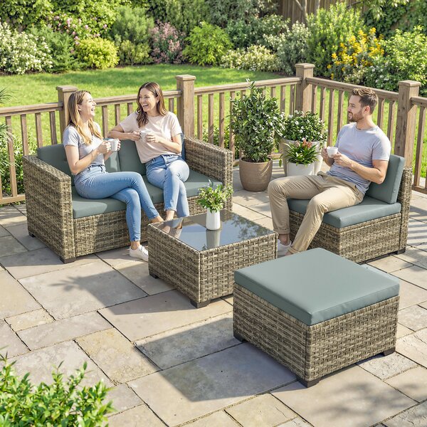 Outsunny Set da Giardino Esterno in Rattan 5 Pezzi con Cuscini 2 Poltrone Angolari Poltrona senza Braccioli Poggiapiedi e Tavolino | Aosom Italy