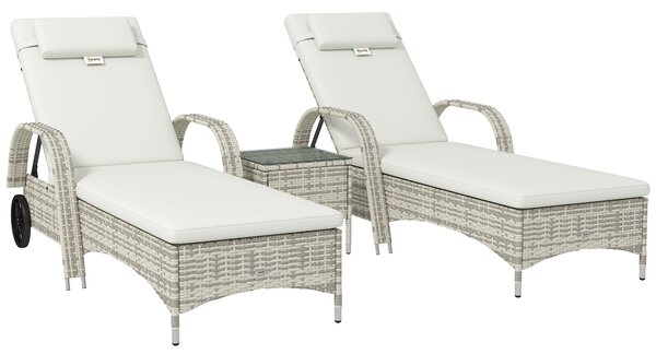 Outsunny Set di 2 lettini prendisole: materasso, poggiatesta, inclinazione regolabile, ruote + tavolino in vetro temperato crema | Aosom Italy