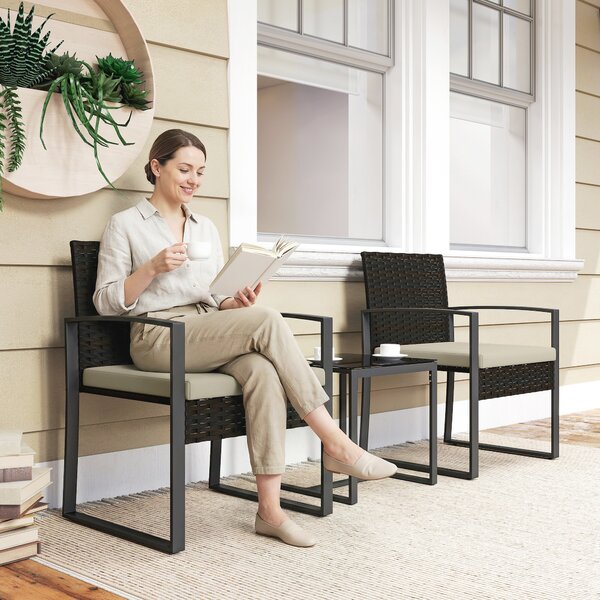 Outsunny Set da giardino in resina intrecciata per 2 persone, tavolo da giardino con 2 sedie, piano in vetro temperato, marrone | Aosom Italy